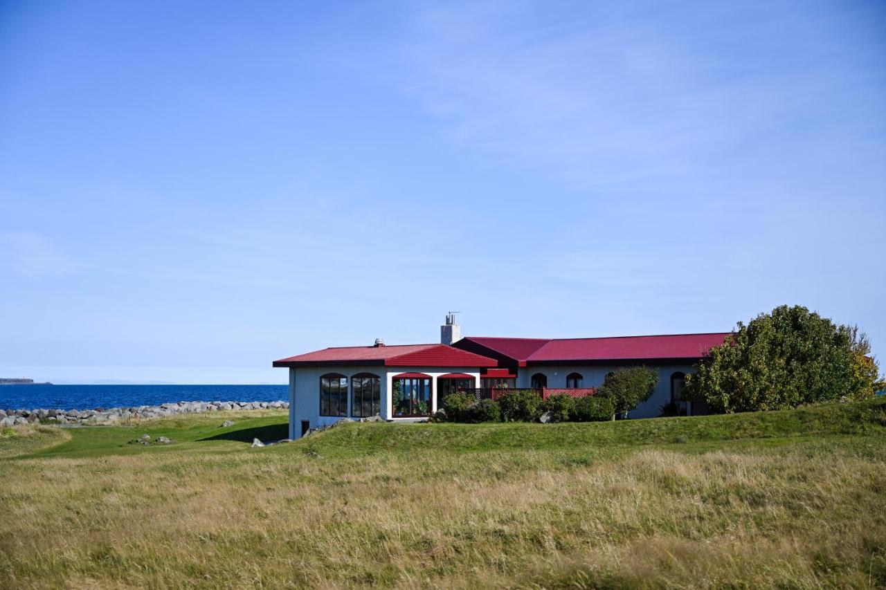 Alka - Cozy Room By The Sea With Private Hot Tub Njarthvik Kültér fotó