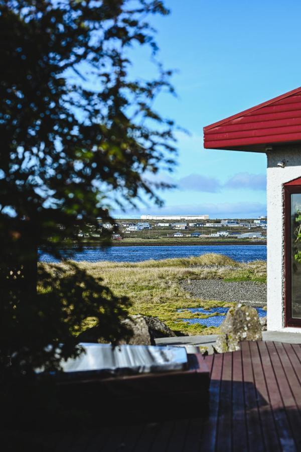 Alka - Cozy Room By The Sea With Private Hot Tub Njarthvik Kültér fotó
